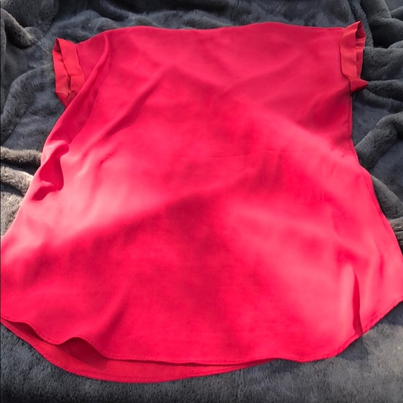 Express Red Top - Picture 4 of 4